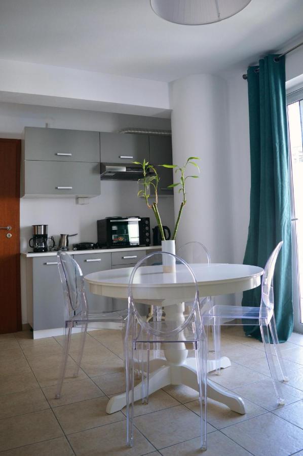 Marouka Apartment Artemida  Luaran gambar
